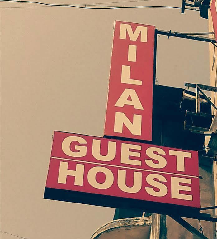 مومباي بيت ضيافة Milan المظهر الخارجي الصورة